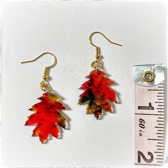 Oak leaf acrylic earrings. Handmade - Picture 2 of 2